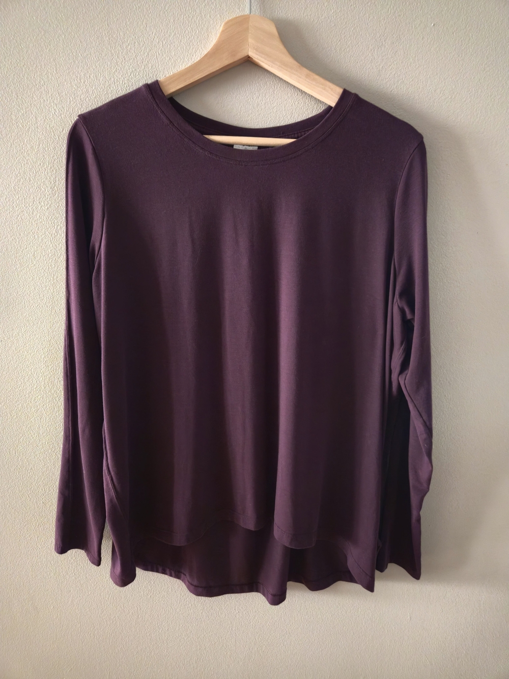 Athleta Long Sleeve Scoop Neck Performance Top Purple Plum Relaxed